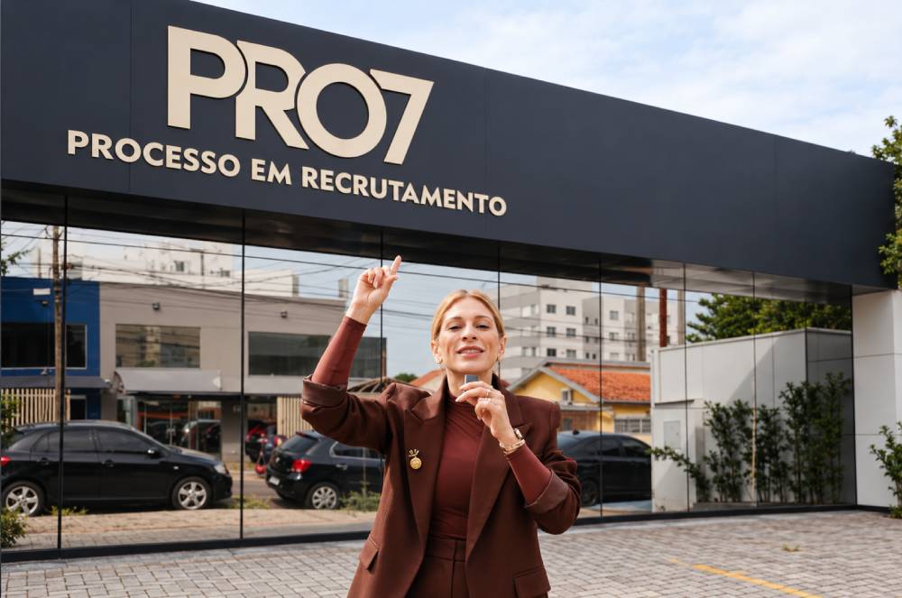 Dayane Peixoto celebra 5 anos da PRO7, referência em recrutamento para a odontologia